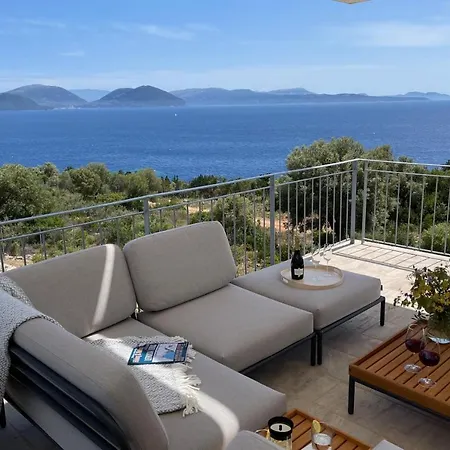 Villa Pinea - Newly Built Modern Few Minutes From The -