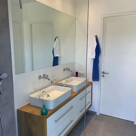 Villa Pinea - Newly Built Modern Few Minutes From The -