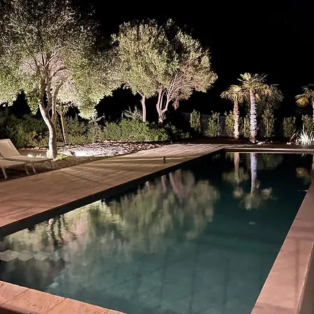 Pinea - Newly Built Modern Few Minutes From The - *