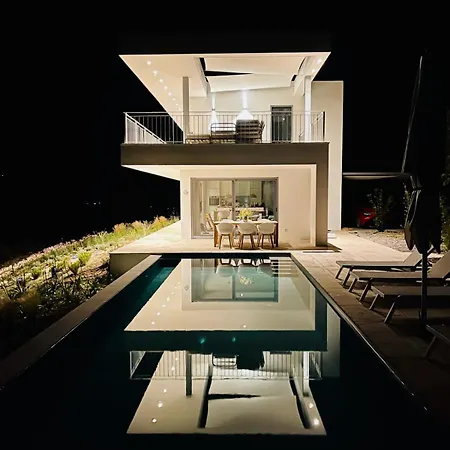 Villa Pinea - Newly Built Modern Few Minutes From The - *