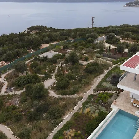 Pinea - Newly Built Modern Few Minutes From The -