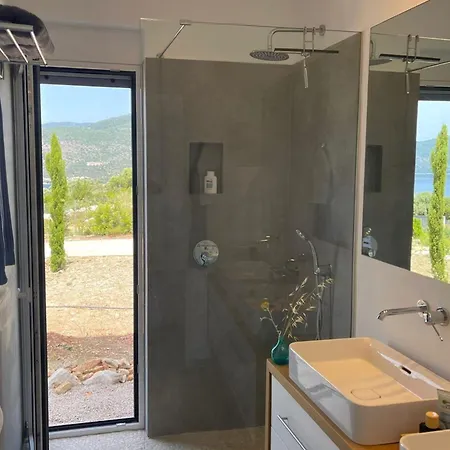 Pinea - Newly Built Modern Few Minutes From The - Evgiros