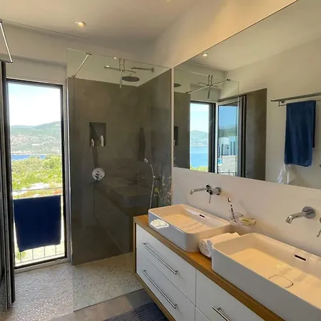 Pinea - Newly Built Modern Few Minutes From The - Villa