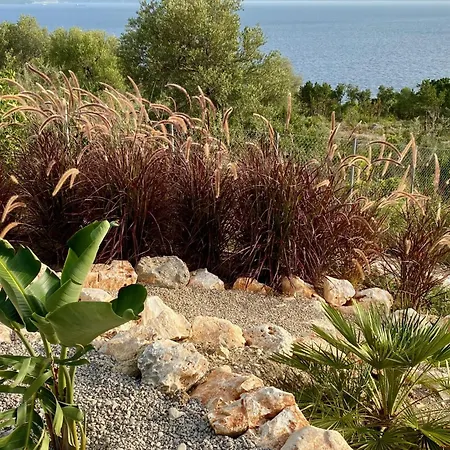 Villa Pinea - Newly Built Modern Few Minutes From The - *