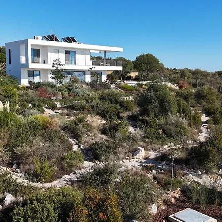 Villa Pinea - Newly Built Modern Few Minutes From The - *