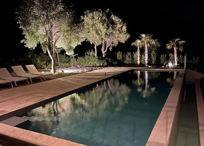 Pinea - Newly Built Modern Few Minutes From The - *