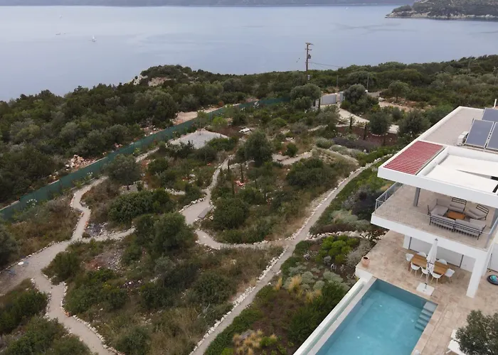 Pinea - Newly Built Modern Few Minutes From The -