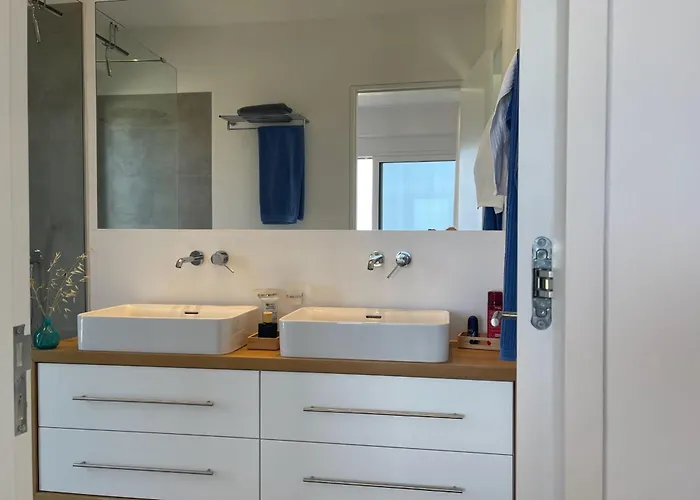 Pinea - Newly Built Modern Few Minutes From The - *